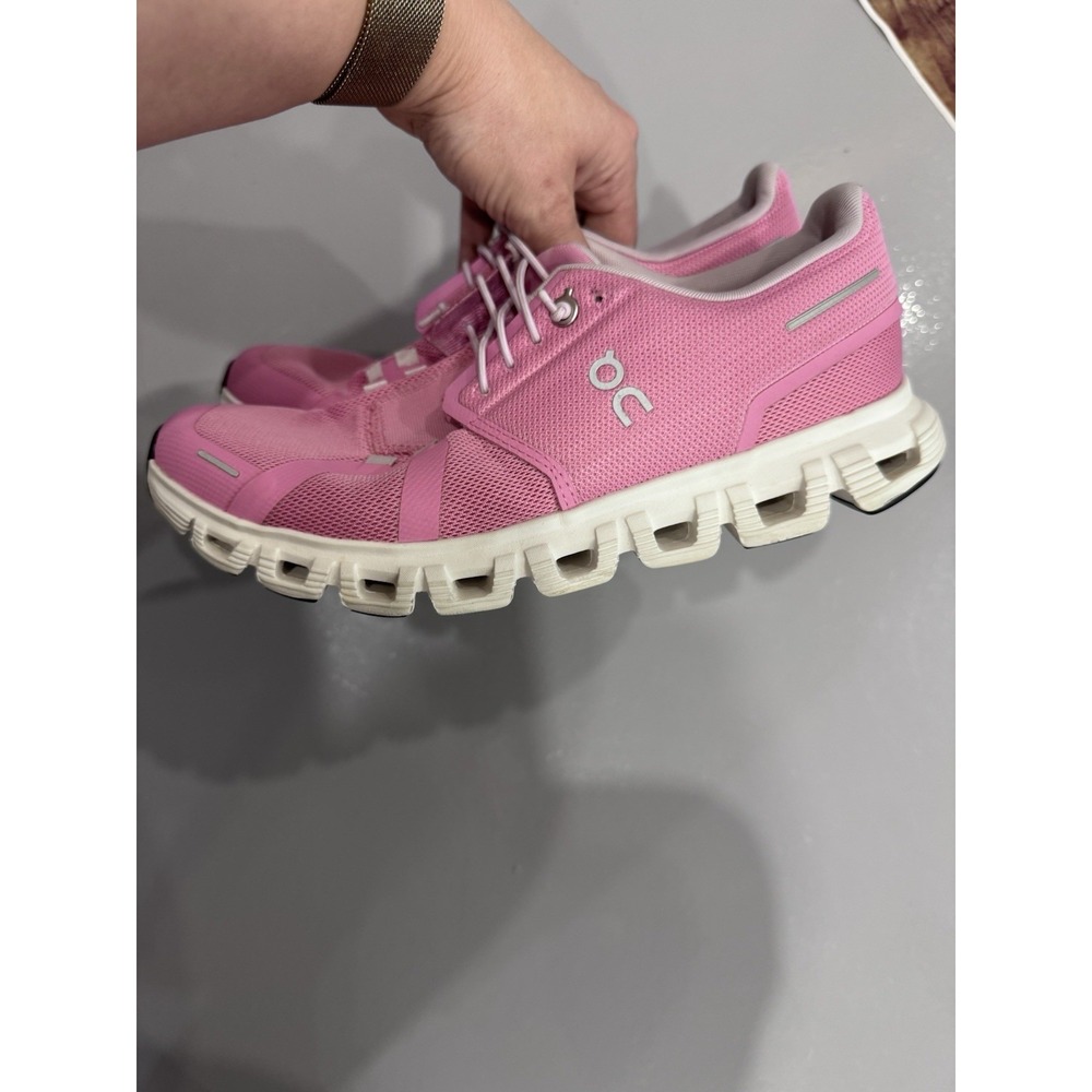 On Women's Pink White Lace-Up Low Top Mesh Athletic Sneaker Rubber Sole